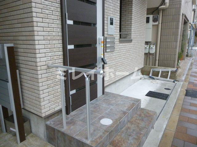 イースト・アイのエントランス