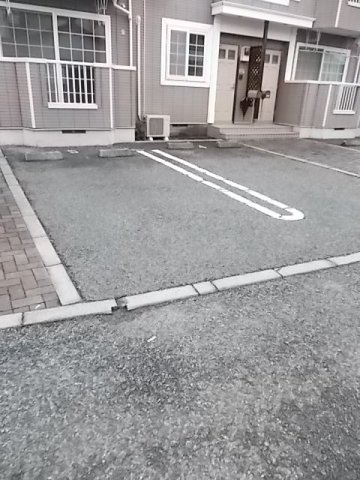 アーバンアイリスの駐車場