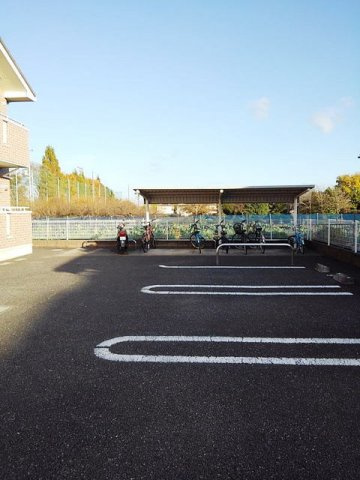 ラ　フォーレ　西砂の駐車場