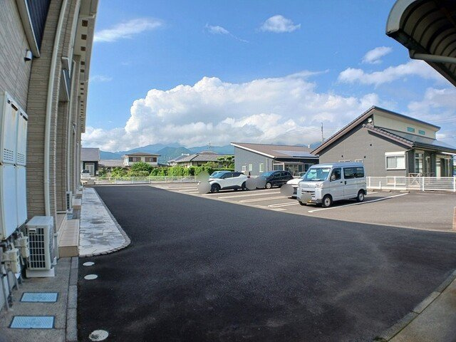 ソレイユ　ドゥ　Ｆの駐車場