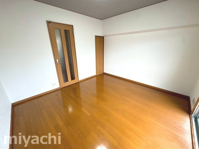 コーポ山本の居間・リビング