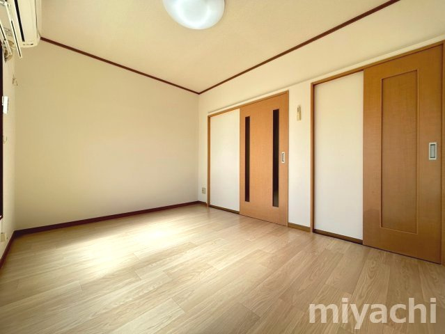 徳島市福島１丁目の賃貸マンションの洋室