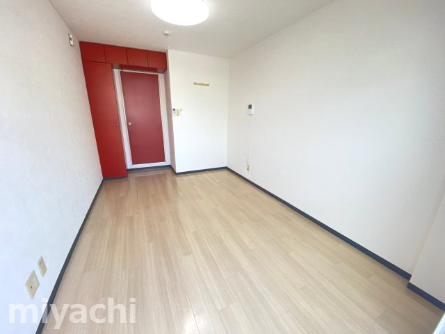 徳島市中昭和町２丁目の賃貸マンションの洋室