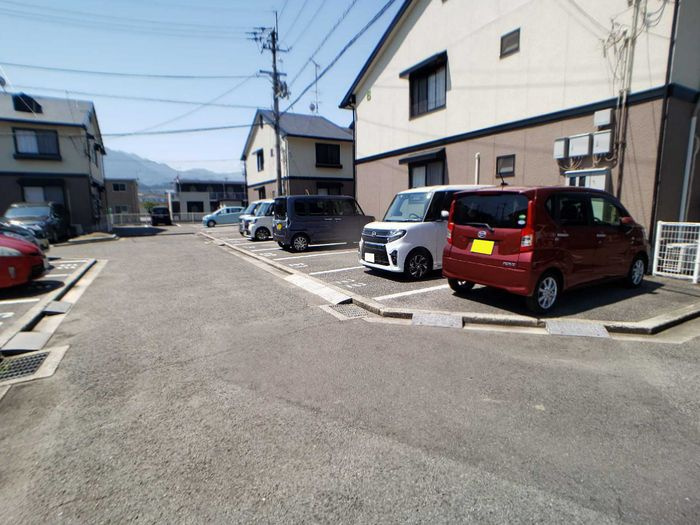 セゾン・ヴェール　A棟の駐車場
