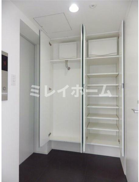 アセット大森の玄関
