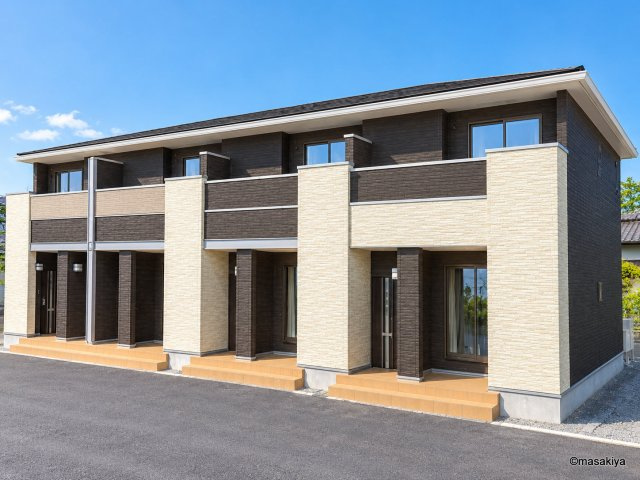 アマルコルドの外観|写真は同じ建築会社の同タイプのものです。参考にご覧ください。