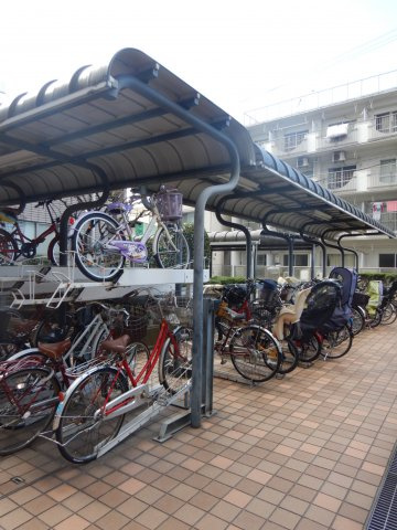 グランドメゾン上池袋の駐輪場