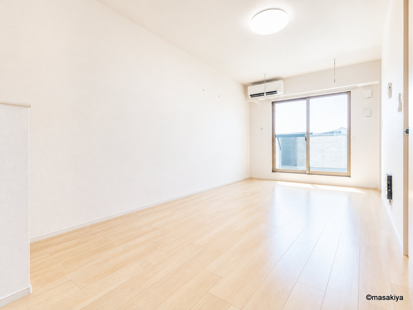 アマルコルドの居間・リビング|写真は同じ建築会社の同タイプのものです。参考にご覧ください。