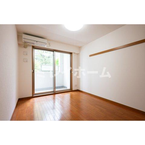 コンフォリア東品川の居間・リビング|同建物内、別のお部屋の参考写真になります。
