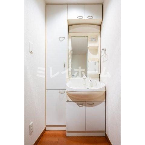 コンフォリア東品川の独立洗面台|同建物内、別のお部屋の参考写真になります。