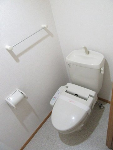 グランジュネッスのトイレ|清潔感のあるトイレです