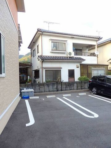 ダリエⅢの駐車場|車をお持ちの方に嬉しい駐車場付きの物件です