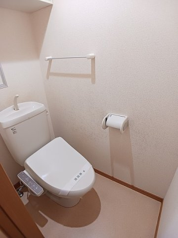 エクセル　コートＢのトイレ|清潔感のあるトイレです
