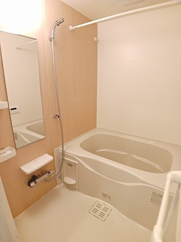 Ｄ．ＫｏＫｏｎａ　Ｂの浴室|コンパクトで使いやすいお風呂です