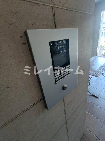 サニークレスト南蒲田のエントランス
