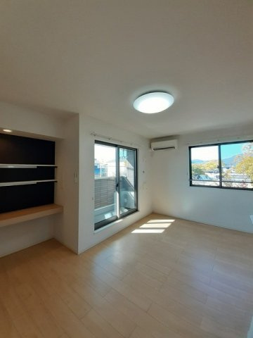 ルクア三条　Ｃの居間・リビング