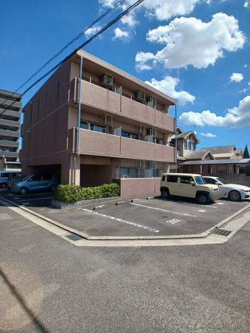 サンセール居石公園前の駐車場
