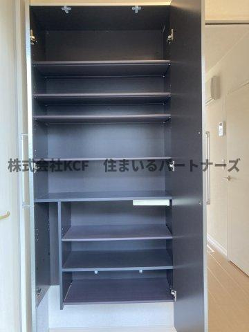 フローラリッシュの玄関