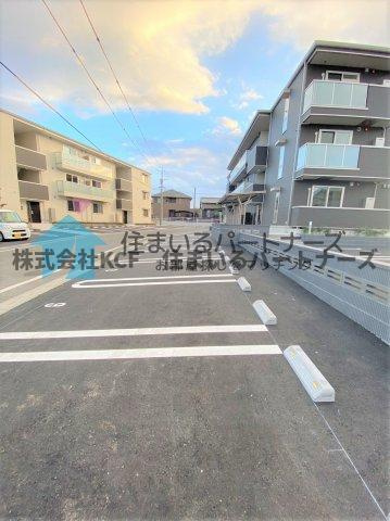 プレミエール御井の駐車場|駐車スペースもあります
