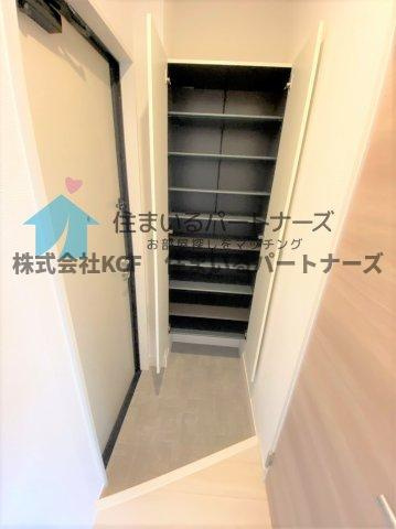 プレミエール御井の玄関|シンプルで使いやすい玄関です