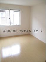 モンテカスカーダB棟の寝室|落ち着いて過ごせるお部屋なので、寝室にいかがでしょうか