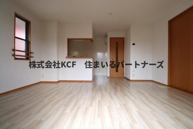リビングタウン小森野弐番館の居間・リビング|ゆったりとした居間です