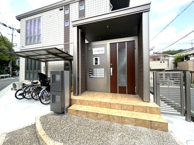 メゾン坂門ヶ原のエントランス