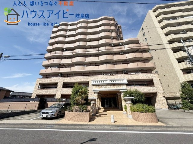 シャトレ愛松岐阜Ⅱ4階部分！南東角部屋　日当り・眺望良好です♪オートロック完備で安心！敷地内駐車場！