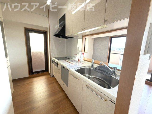 シャトレ愛松岐阜Ⅱ4階部分！南東角部屋　日当り・眺望良好です♪オートロック完備で安心！敷地内駐車場！のキッチン|シャトレ愛松岐阜Ⅱ4階部分！南東角部屋　日当り・眺望良好です♪オートロック完備で安心！敷地内駐車場あり！