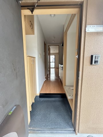 パークサイドしみずの玄関