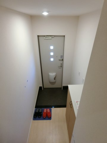 フィオーレ　新開の玄関|イメージ203号室の写真