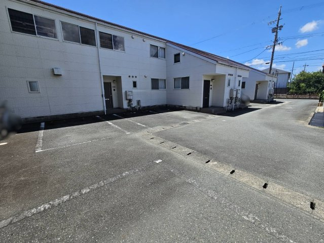 ヴィバーチェⅡの駐車場