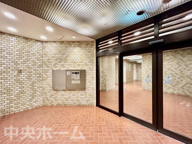 清新中央ハイツ6号棟の防犯設備|【オートロック】オートロックシステムでセキュリティ充実。当たり前ですが、安全で安心して暮らすのって大事ですよね。お探しのご条件でオートロック付きの物件を探す方も多いですがやはりセキュリティは大事です。