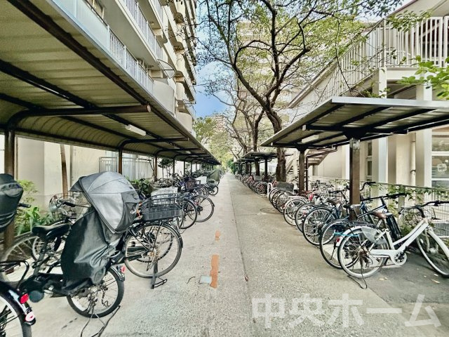 清新中央ハイツ6号棟の駐輪場|【自転車置き場】最新の空き状況や費用などの詳細は担当スタッフまでお問い合わせください。