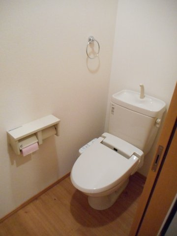 ジェミオスのトイレ|落ち着いた色調のトイレです