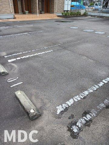 カーサ・フィオーレ　Ⅱの駐車場