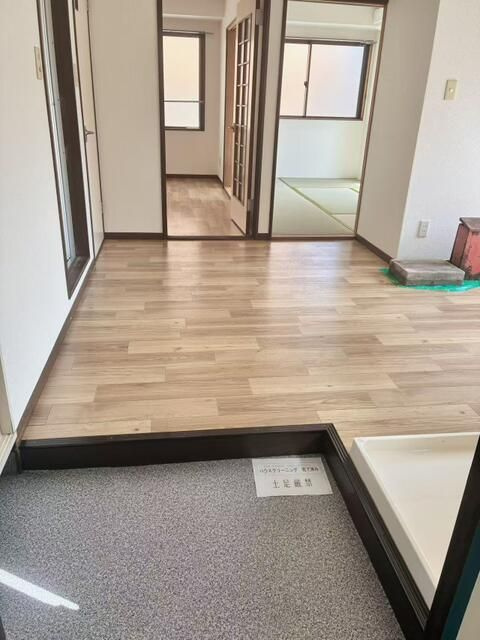 広瀬ビルの玄関