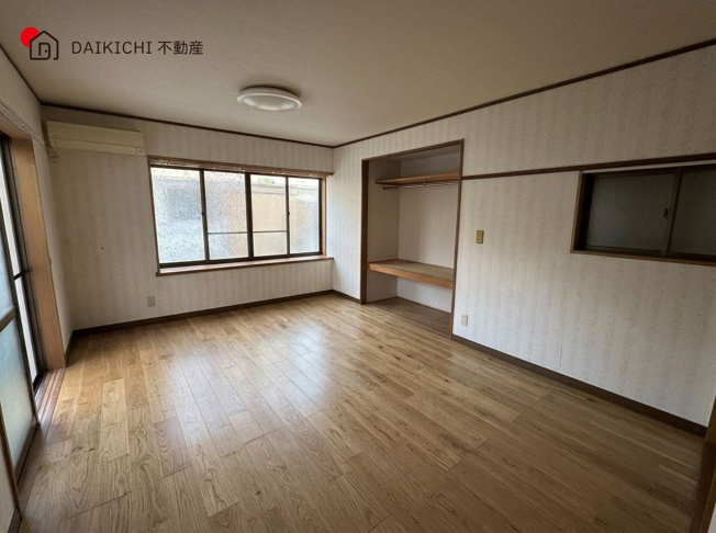 【居間・リビング】 | 日高市高萩　中古戸建 | AIにより加工しております。