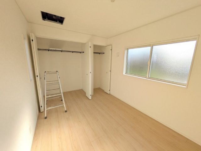 守谷市本町　第12　新築戸建て　2号棟の洋室|明るい２面採光で、毎朝爽やかな光を感じられます。