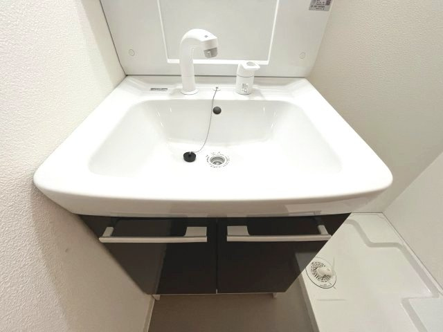 ジーメゾン寝屋川秦町ルシェールの独立洗面台