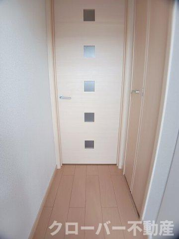 シュティル　ピアッツァ・Ｋの玄関
