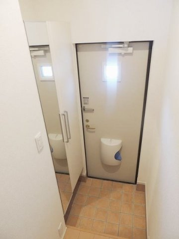 ユウアイグランデ　みどりの南Ａの玄関|落ち着いた玄関です