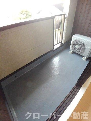宇多津町新開アパートのバルコニー