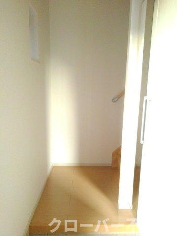 宇多津町新開アパートの玄関
