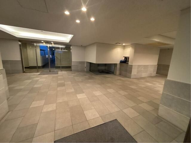 プレミスト上大岡のエントランス