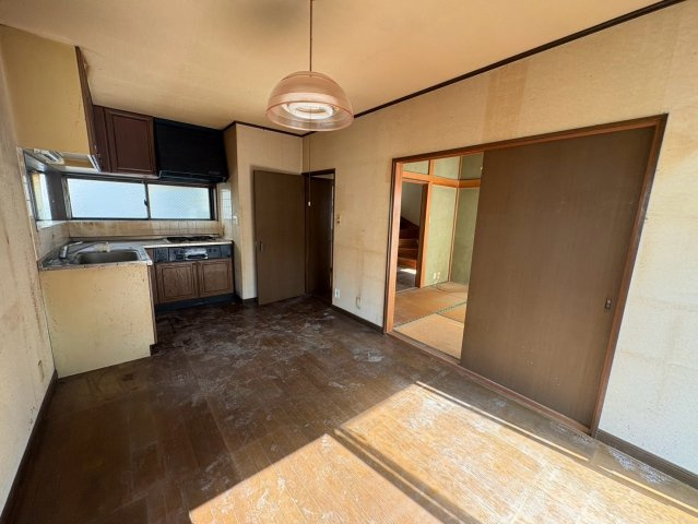 川越市藤間　中古戸建　「上福岡駅」徒歩10分　【高階南小学区】の居間・リビング