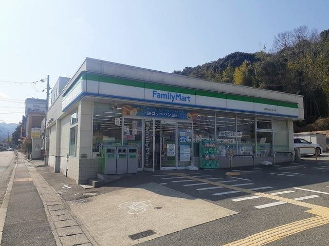 フィオーレ華の周辺|ファミリーマート様まで150m