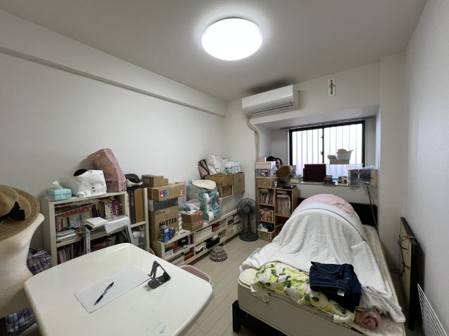 ロータリーパレス国府津　オーシャンビューの洋室