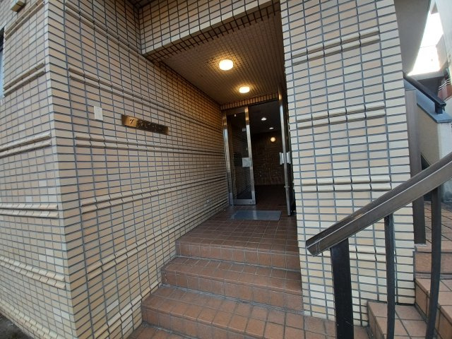 グランパ池上のエントランス|清潔なエントランスです