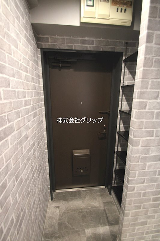 ライオンズマンション横浜駅東の玄関